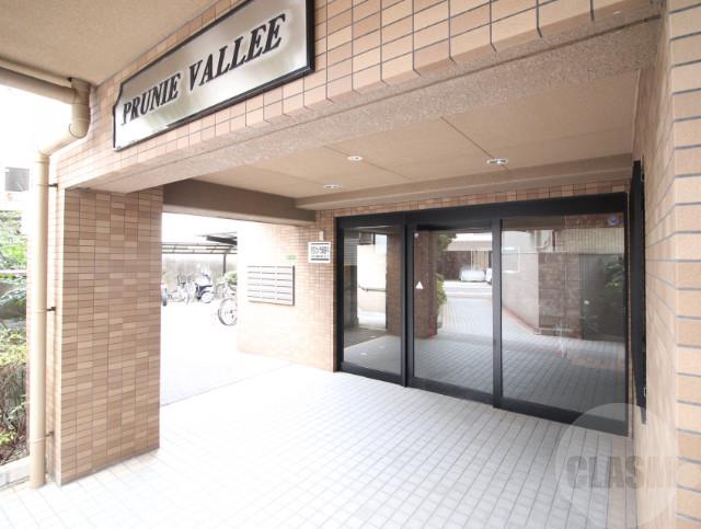 18/30 エントランス