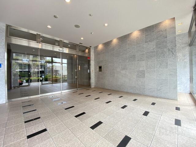 22/26 エントランス