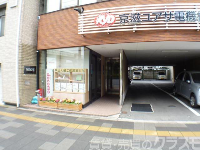 28/30 エントランス