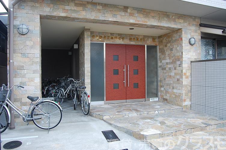 28/30 エントランス