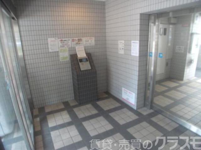 21/30 エントランス