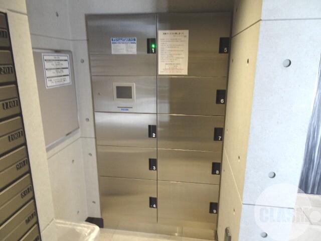 22/28 エントランス