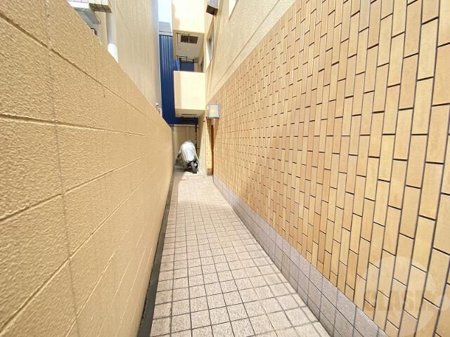 20/29 エントランス