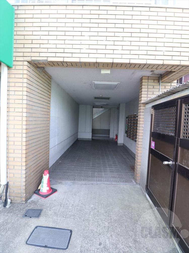 22/30 エントランス