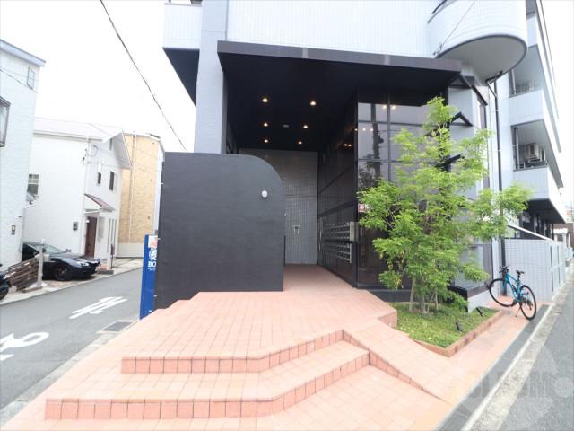 20/28 エントランス