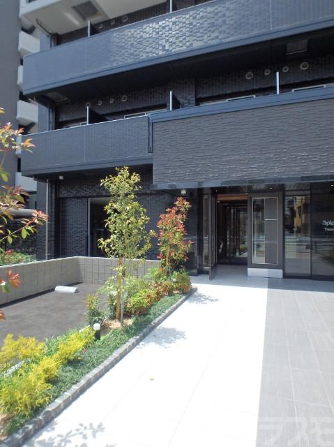 25/30 エントランス