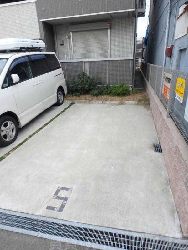 20/27 駐車場