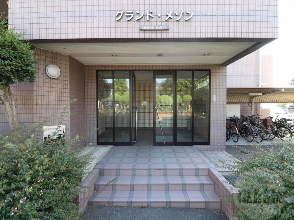 22/30 エントランス