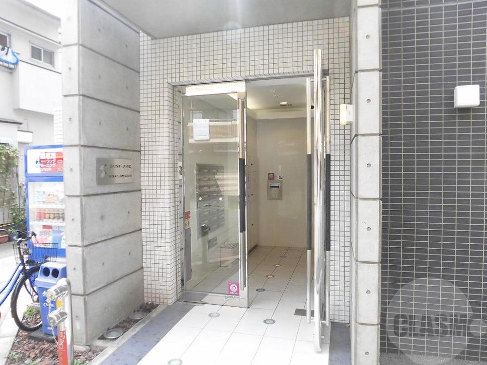 22/26 エントランス