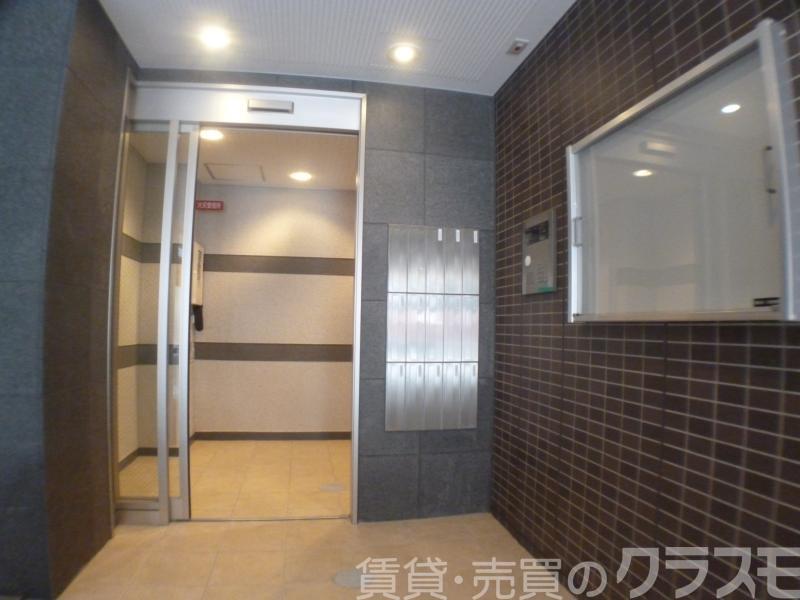 2/2 エントランス