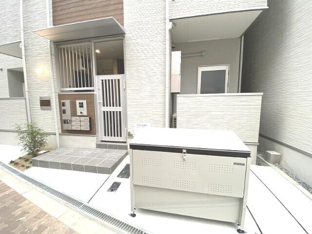 16/26 エントランス