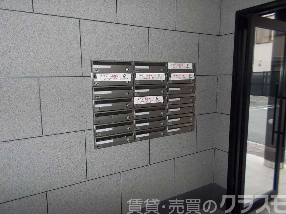 30/30 エントランス