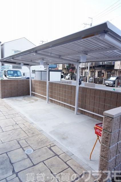 23/30 エントランス