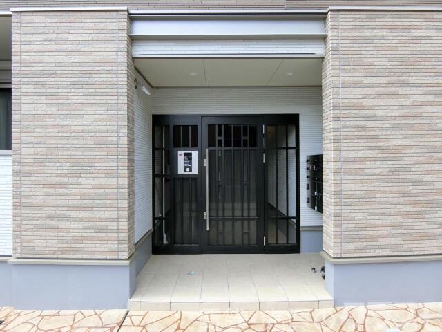 2/4 エントランス