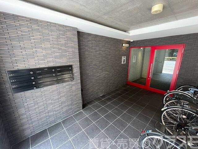 25/30 エントランス