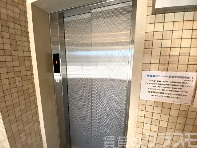 21/28 エントランス