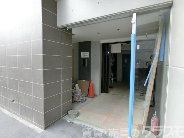 28/30 エントランス