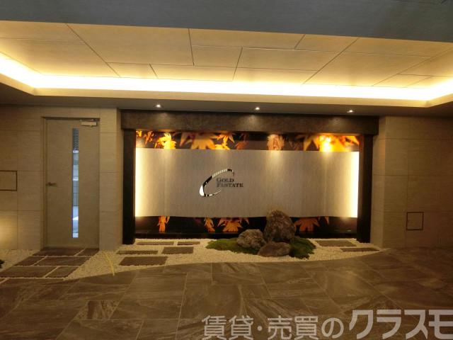 28/30 エントランス