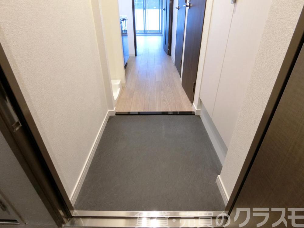 16/30 玄関