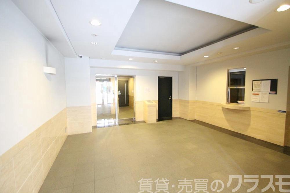 28/30 エントランス