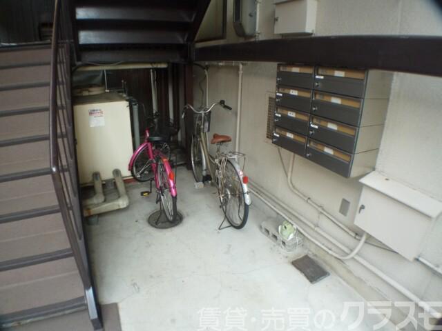 24/30 エントランス