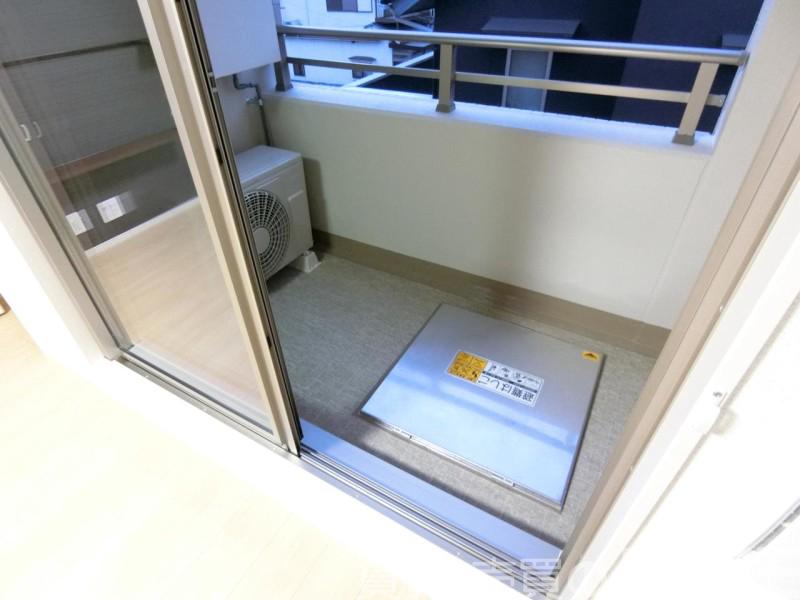 23/30 バルコニー