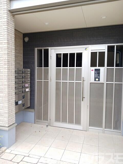 2/4 エントランス