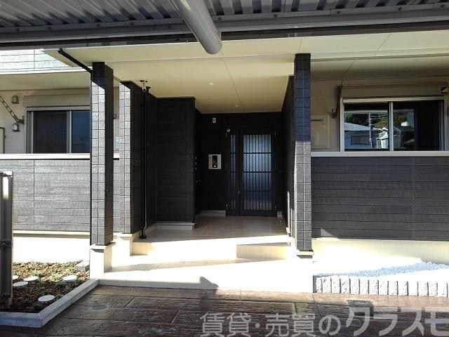 28/30 エントランス