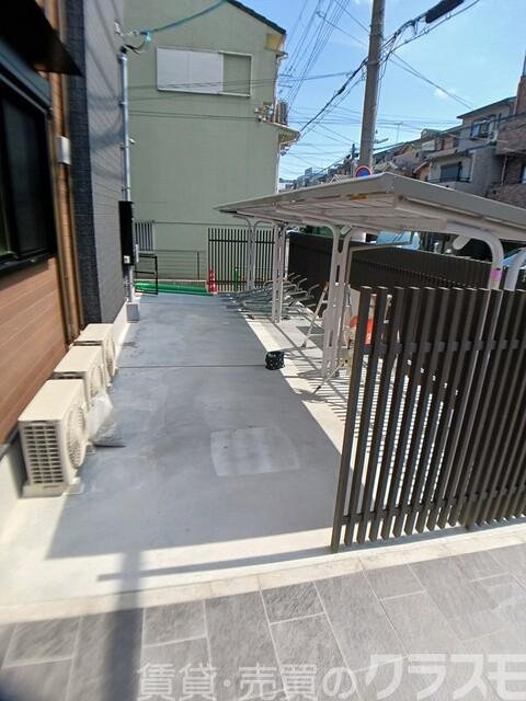 30/30 エントランス