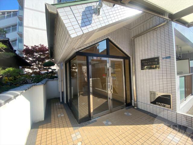 22/29 エントランス