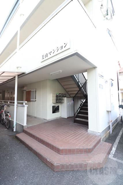 22/30 エントランス