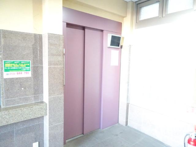 18/30 エントランス