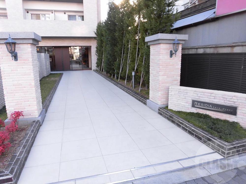 22/28 エントランス