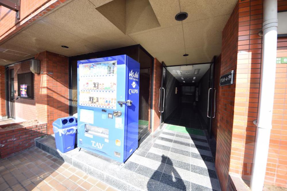 22/30 エントランス