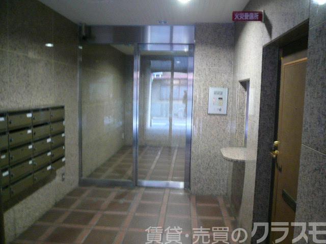 28/30 エントランス