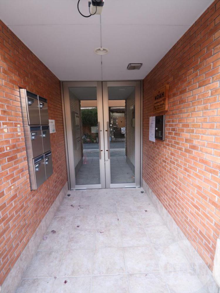 23/30 エントランス