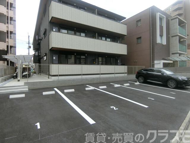 28/30 駐車場