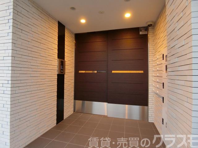 28/30 エントランス