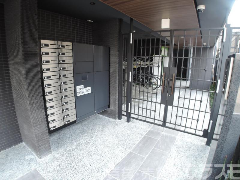 28/30 エントランス