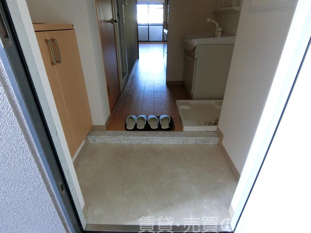 16/30 玄関