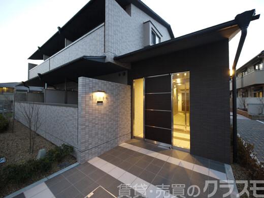 23/30 エントランス