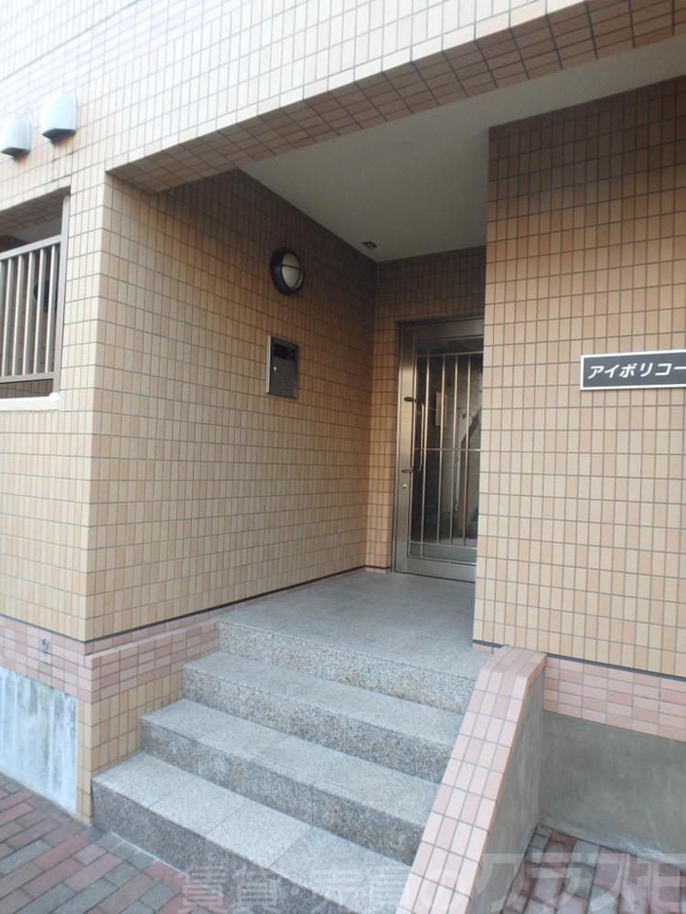 21/30 エントランス