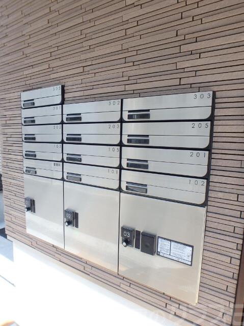 19/30 エントランス