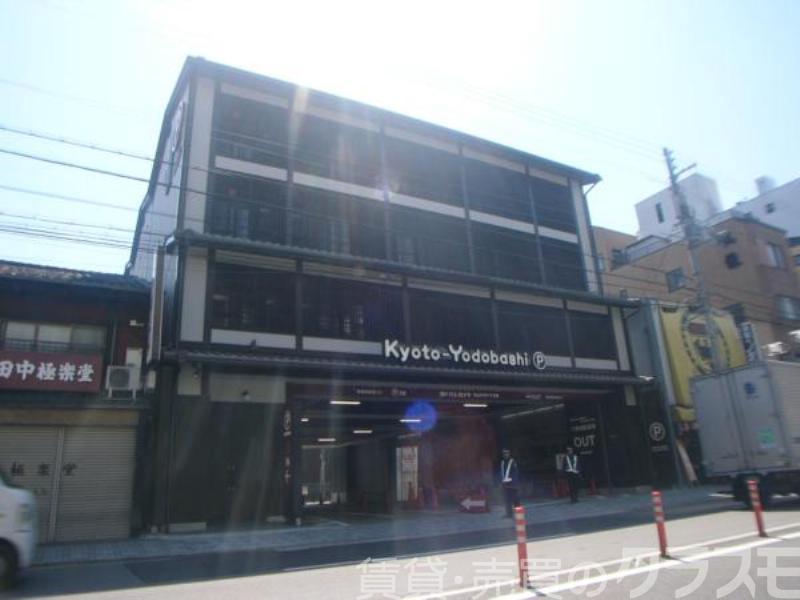 30/30 エントランス