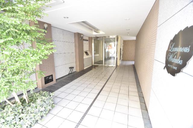 26/30 エントランス