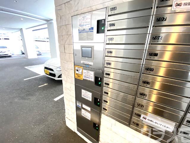 23/28 エントランス