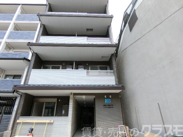 28/30 エントランス