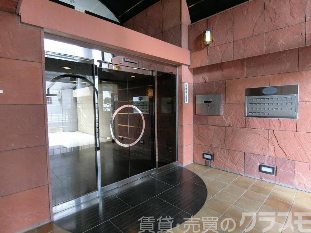 28/30 エントランス