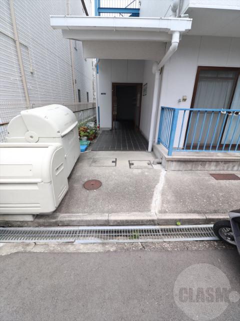 22/30 エントランス