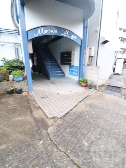 14/22 エントランス